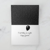 Birthday-ballongezicht op zwart kaart (Binnen)