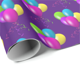 Birthday-ballonnen op paars cadeaupapier