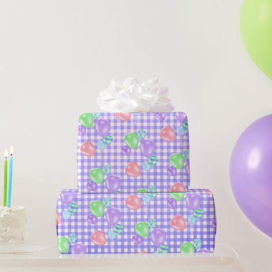 Birthday-ballonnen op Paars gingham-pakpapier Cadeaupapier (Feestgeschenken)