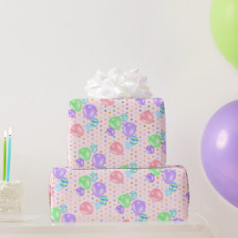 Birthday-ballonnen op pooldots cadeaupapier