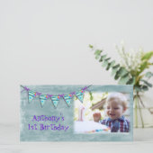 Birthday Banner-fotokaart Aankondiging (Staand voorkant)
