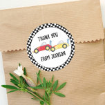 Birthday Boy Simple Race Car Whimsical Bedankt Ronde Sticker<br><div class="desc">Deze leuke racewagen Kinderen verjaardagsfeestje is voorzien van een kinderen verjaardagsfeestje,  een eenvoudige jongen die je  aanpast,  racewagens met raceformule NASCAR,  snelheidsplatforms met ingedrukte vlag schattig,  sportief minimalistisch,  kleurrijk verjaardagsfeest,  creatief stijlvol label voor de klas,  coole retro typografie auto racing,  verjaardagsartikelen,  een kleurrijke jongen</div>