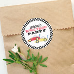 Birthday Boy Simple Race Car Whimsical Ronde Sticker<br><div class="desc">Deze leuke racewagen Kinderen verjaardagsfeestje is voorzien van een kinderen verjaardagsfeestje,  een eenvoudige jongen die je  aanpast,  racewagens met raceformule NASCAR,  snelheidsplatforms met ingedrukte vlag schattig,  sportief minimalistisch,  kleurrijk verjaardagsfeest,  creatief stijlvol label voor de klas,  coole retro typografie auto racing,  verjaardagsartikelen,  een kleurrijke jongen</div>