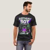 Birthday Boy Tijd om VideoGame Birthday op te waar T-shirt (Voorkant volledig)