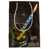 Birthday Candle in Whiskey Medium Cadeauzakje (Voorkant)