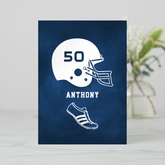 Birthday Chalkboard, Football van de marine en zil Folie Uitnodiging (Staand Voorkant)