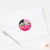 BIRTHDAY CUPCAKES/PINK WHITE CHEVRON ROUND RONDE STICKER (Envelop)