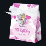 Birthday Fairy Princess Pink Hearts Mode Schets Bedankdoosjes<br><div class="desc">Ontworpen op basis van mijn mode illustratie van een prachtige blonde haardame met een verbluffende klassieke elegante witte bloem-petale jurk. Het ontwerp heeft costumizable teksten op het centrum en roze hartenbellen op de achtergrond. Perfect geschenk voor mode minnaar!  met uw eigen tekst voor een gepersonaliseerd ontwerp.</div>