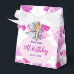 Birthday Fairy Princess Pink Hearts Mode Schets Bedankdoosjes<br><div class="desc">Ontworpen op basis van mijn mode illustratie van een prachtige blonde haardame met een verbluffende klassieke elegante witte bloem-petale jurk. Het ontwerp heeft costumizable teksten op het centrum en roze hartenbellen op de achtergrond. Perfect geschenk voor mode minnaar!  met uw eigen tekst voor een gepersonaliseerd ontwerp.</div>
