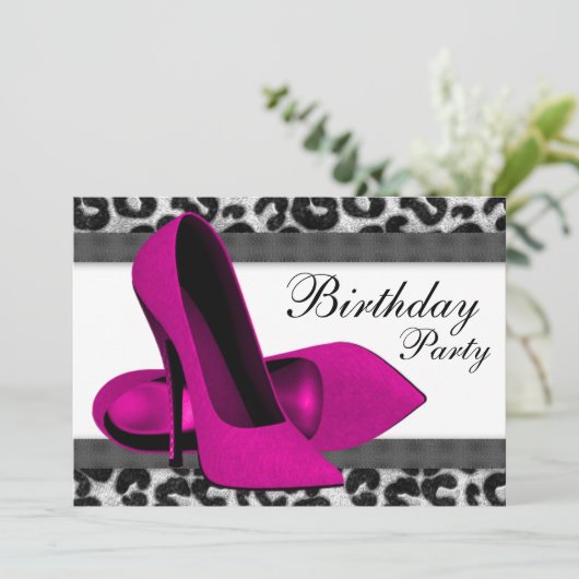Birthday-feest op hoge hoogte en warm roze luipaar kaart (Staand voorkant)