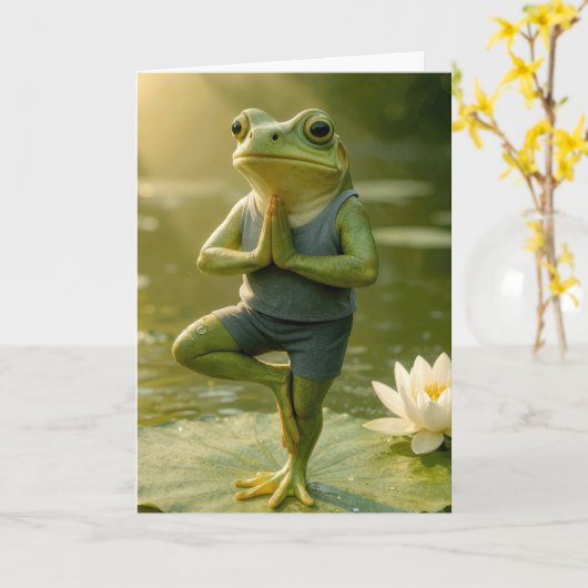 Birthday Frog In a Yoga Tree Pose Kaart (Gele Bloem)