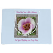 Birthday Gift Bag met Unique Clay Mariposa Lily Groot Cadeauzakje (Voorkant)