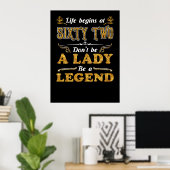Birthday Gifts | Het leven begint op tweeënzestig Poster (Thuiskantoor)