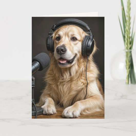Birthday Golden Retriever Hosting a Podcast Kaart (Voorkant)