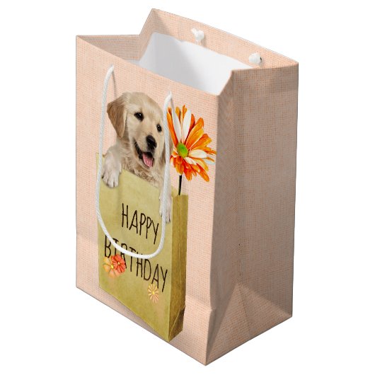 Birthday Golden Retriever in papiertas Medium Cadeauzakje (Voorkant Gekanteld)