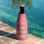 Birthday Golfer 70th Elegant Roze Stijlvolle afbee Flesjeskoeler<br><div class="desc">Roze 70e verjaardagscles koeler. Perfect voor haar,  moeder,  oma. Je kunt je personaliseren met jouw naam.</div>