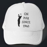Birthday Golfer Funny 80th happy Dad Par Trucker Pet<br><div class="desc">Op gelijke hoogte sinds 1943. 80ste verjaardag. Perfect voor vader,  opa,  stiefvader pet. Golfer cadeau idee. Personaliseer het met een jaar.</div>