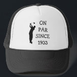 Birthday Golfer Funny 90th happy Dad Par Trucker Pet<br><div class="desc">Op gelijke hoogte sinds 1933. 90ste verjaardag. Perfect voor vader,  opa,  stiefvader pet. Golfer cadeau idee. Personaliseer het met een jaar.</div>