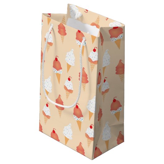 Birthday Ice Cream Cone with Sprinkles Pattern Klein Cadeauzakje (Achterkant Gekanteld)