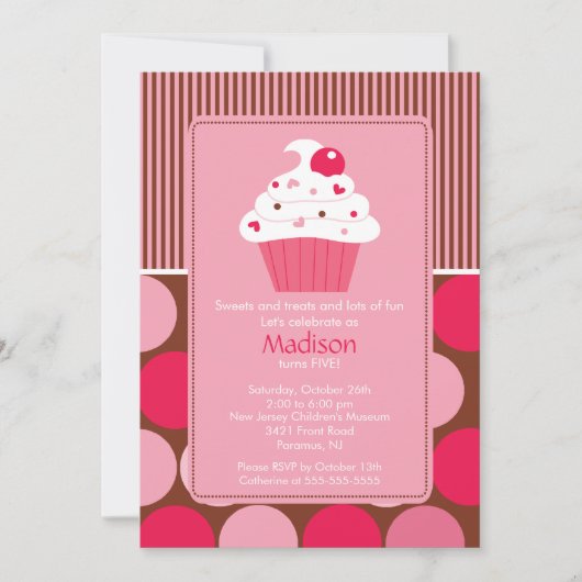Birthday Invitation Cute Cherry Cupcake Pink Brown Kaart (Voorkant)