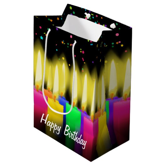 Birthday-kaarsen en Confetti op zwart Medium Cadeauzakje (Voorkant Gekanteld)