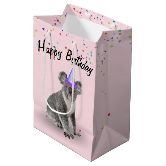 Birthday Koala Beer en Star Confetti Medium Cadeauzakje (Voorkant Gekanteld)
