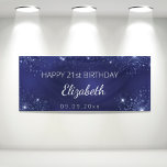 Birthday marineblauw glittermonogram spandoek<br><div class="desc">Voor een meisje en glamoureus 21ste (of om het even welke leeftijd) verjaardagsfeest. Een blauwe achtergrond voor de marine met elegant faux glitter stof. De blauwe kleur is ongelijk. Een naam, datum en leeftijd van 21 jaar personaliseren en toevoegen. Witte letters. De naam wordt geschreven met een modern handgeschreven stijlmanuscript...</div>