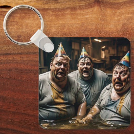Birthday Mess – Funny Keychain (Voorkant)