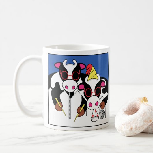Birthday Moosicians over klassieke mok van witte k (Met donut)