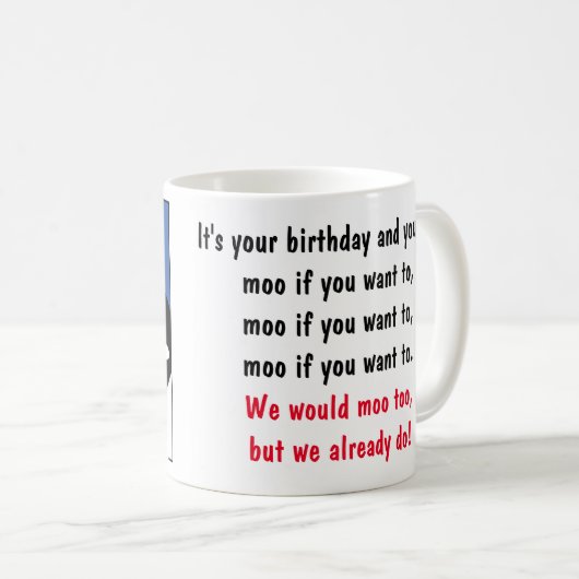 Birthday Moosicians over klassieke mok van witte k (Voorkant rechts)