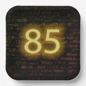 Birthday Neon 85 Sign on Brick Wall Papieren Bordje (Voorkant)