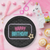 Birthday Neon Sign On Brick Wall Papieren Bordje (Feest)