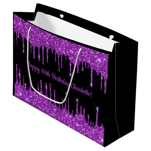 Birthday paarse glitter druppelt zwart monogram af groot cadeauzakje (Voorkant Gekanteld)