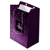 Birthday paarse roze glitter monogram medium cadeauzakje (Voorkant Gekanteld)