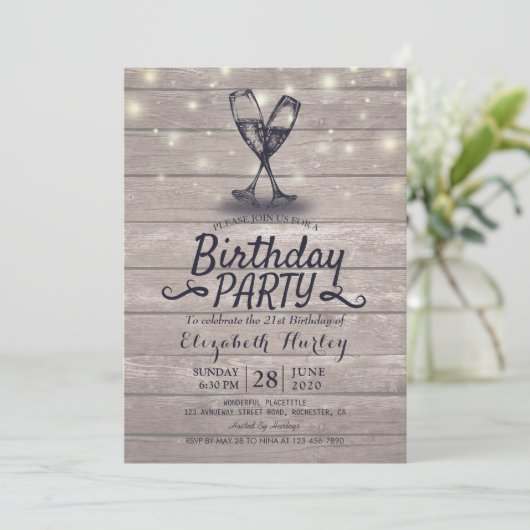 Birthday Party Champagne Glass Wood String Lights Kaart (Staand voorkant)