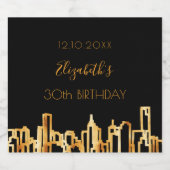 Birthday party city skyline zwart goud moderne sparkling wijnetiket (Enkel label)
