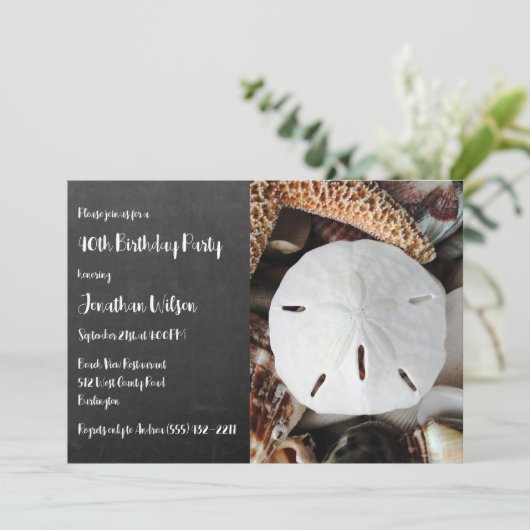 Birthday Party Invitation Sand Dollar Chalkboard Kaart (Staand voorkant)