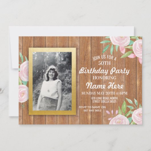 Birthday Party Photo Flowers Rustic Wood Invite Kaart (Voorkant)