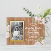 Birthday Party Photo Flowers Rustic Wood Invite Kaart (Staand voorkant)