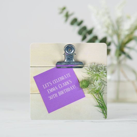 Birthday Party-Queen Anne's Lace op het klembord Kaart (Staand voorkant)