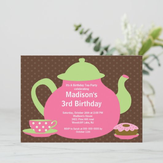 Birthday Party - uitnodiging voor roze en bruine t (Staand voorkant)