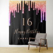 Birthday party zwarte regenbooglitter roze paars wandkleed (In situ)