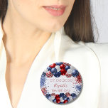 Birthday patriotic USA rode witte blauwe vlag Ronde Button 3,2 Cm<br><div class="desc">Een sticker voor een 18e (of om het even welke leeftijd) verjaardagsfeestje. Witte achtergrond. Gedecorreerd met patriottische gekleurde ballonnen in rood blauw en wit. Blauwe en rode sparken. Pas een datum,  naam en leeftijd aan en voeg deze toe.</div>