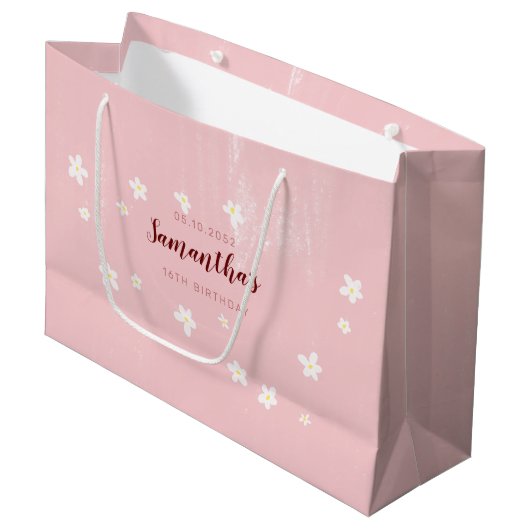 Birthday Pink Daisies Girly Sweet Simple Script Groot Cadeauzakje (Voorkant Gekanteld)