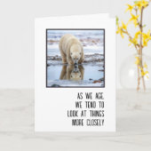 Birthday Polar Bear Looking at its Reflection Kaart (Gele Bloem)
