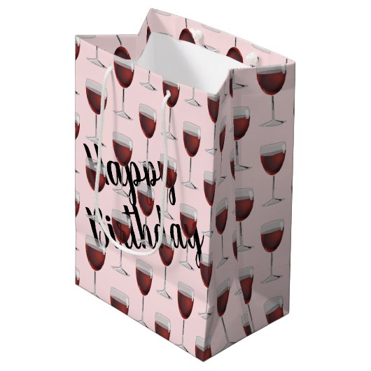 Birthday Red Wine on roze medium Gift Bag Cadeauzakje (Voorkant Gekanteld)