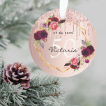 Birthday roos Gold glitter burgundy florals chic Ornament<br><div class="desc">Een ornament voor een meisjesachtige en glamoureuze 50ste (of enige leeftijd) verjaardag. Een roos gouden gradiënt achtergrond met roos gouden faux glitter druppels, verf druppelen look. Een faux gold geometrisch lijst en watergekleurde bloemen, bloemstukken in bourgogne, roze en roos goud. Personaliseer en voeg een datum, naam en leeftijd toe 50....</div>