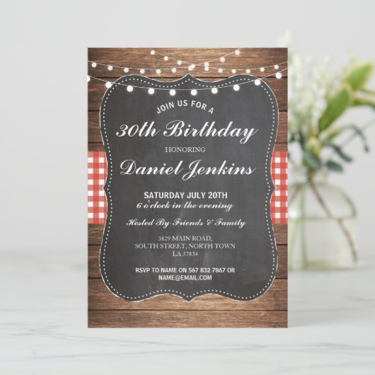Birthday Rustic Red Check Lights Uitnodiging hout (Staand voorkant)