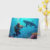 Birthday Scuba Diver Playing a Violin Kaart (Gele Bloem)