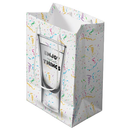 Birthday Shot Glass in Confetti Medium Cadeauzakje (Voorkant Gekanteld)